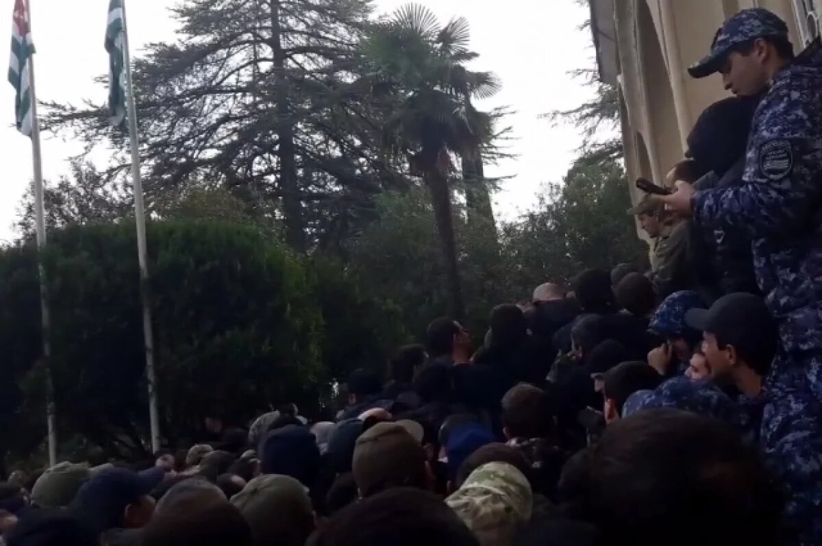    Ардзинба: оппозиция в Абхазии не нуждается в солидарности президента Грузии