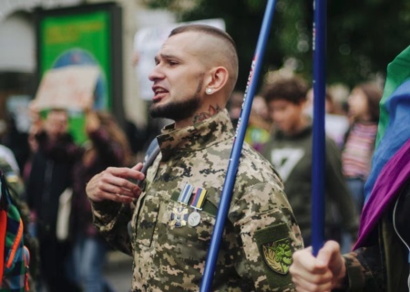    Зеленский узаконит ЛГБТ-партнёрства на Украине — для защиты прав военных