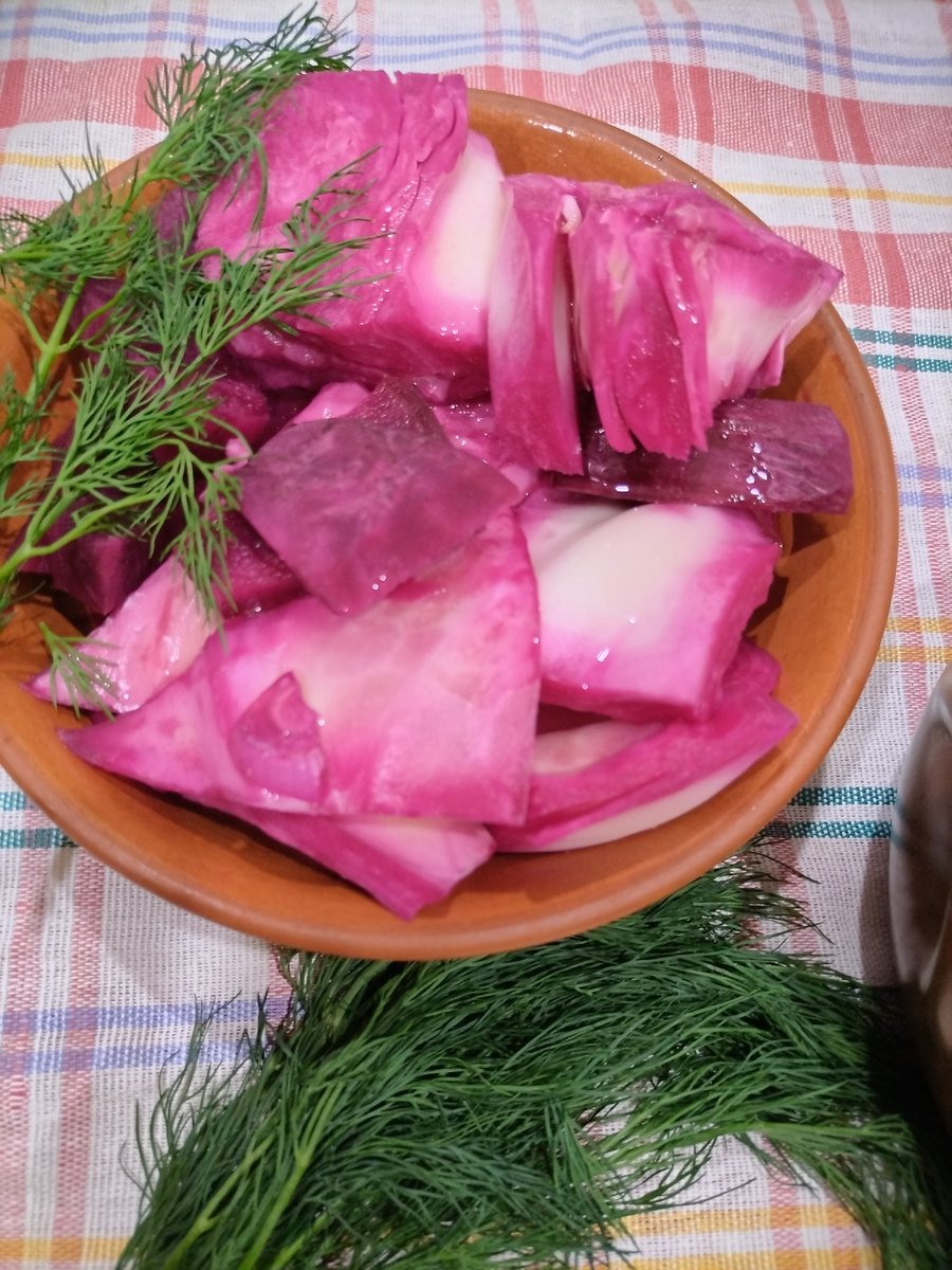 Капустка хрустит отменно. 