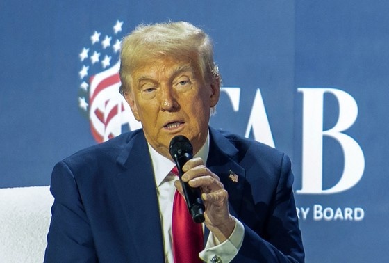    Дональд Трамп