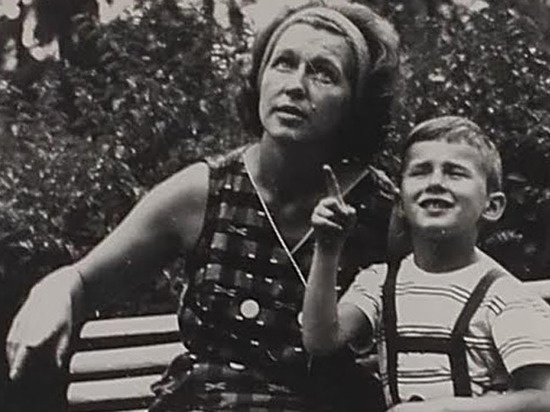 Валентина Леонтьева с сыном