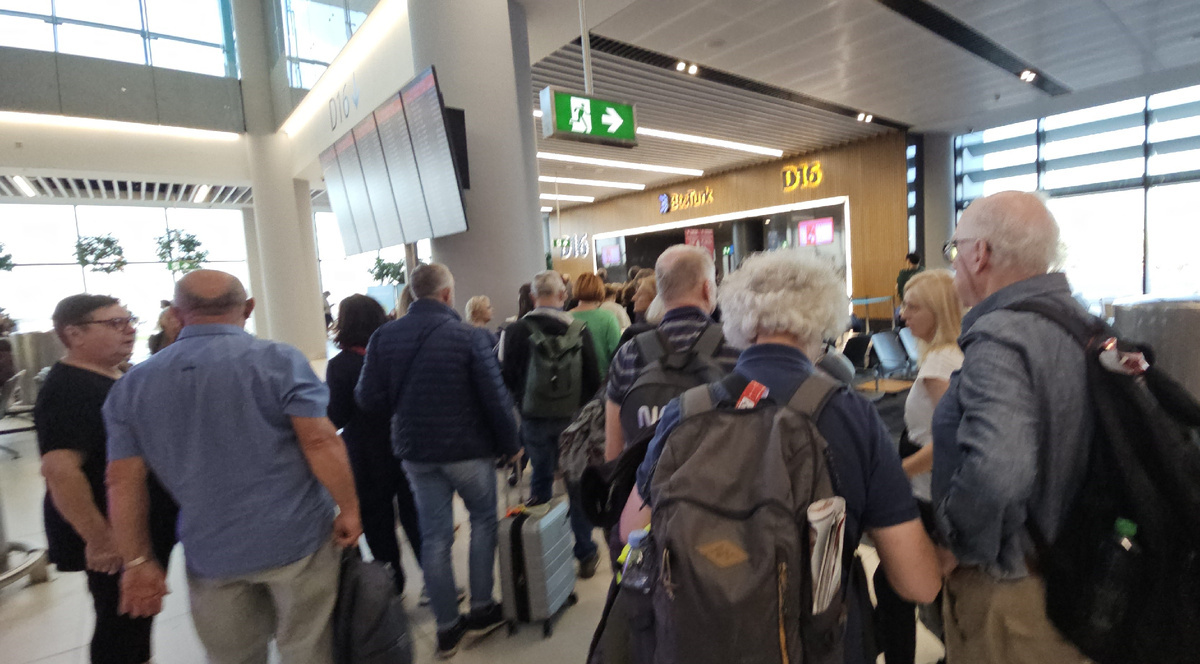 при посадке на борт практически нет узбеков