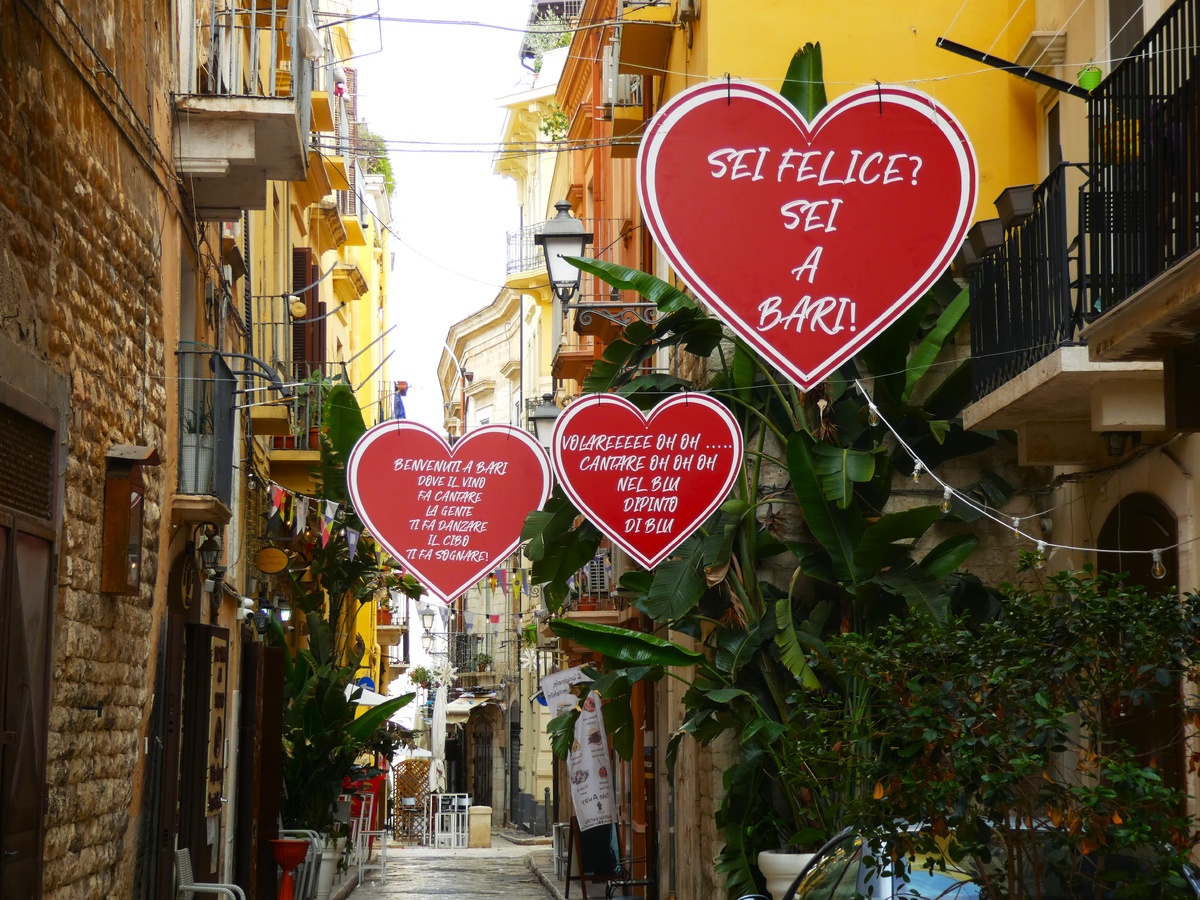 Ты счастлив? Ты в Бари!