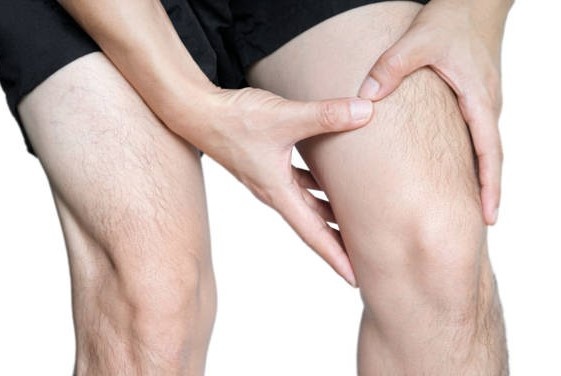 K чему чешется левая ляжка у мужчин