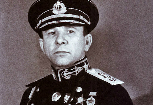 Адмирал В.Ф Трибуц