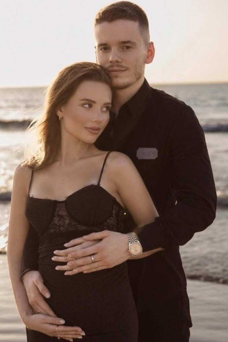    Арсений и Лиана Шульгины Социальные сети