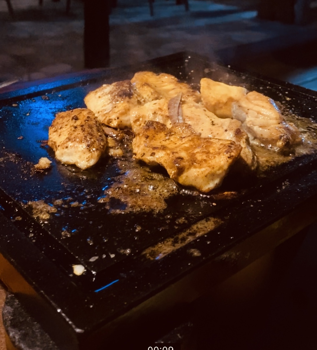 Не шедевр, но было вкусно, просто рыба и соус