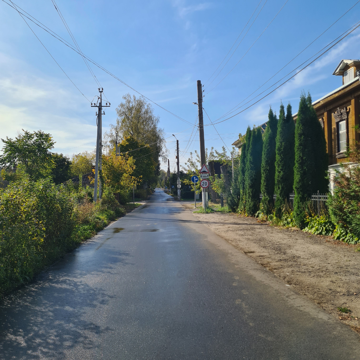 Улица Льва Толстого в Плёсе - вид направо, если стоять спиной к "Дому Павловых"