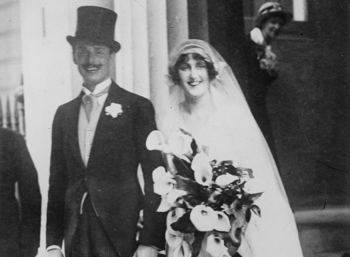 Освальд Мосли и Синтия Керзон в день свадьбы в 1920 году.