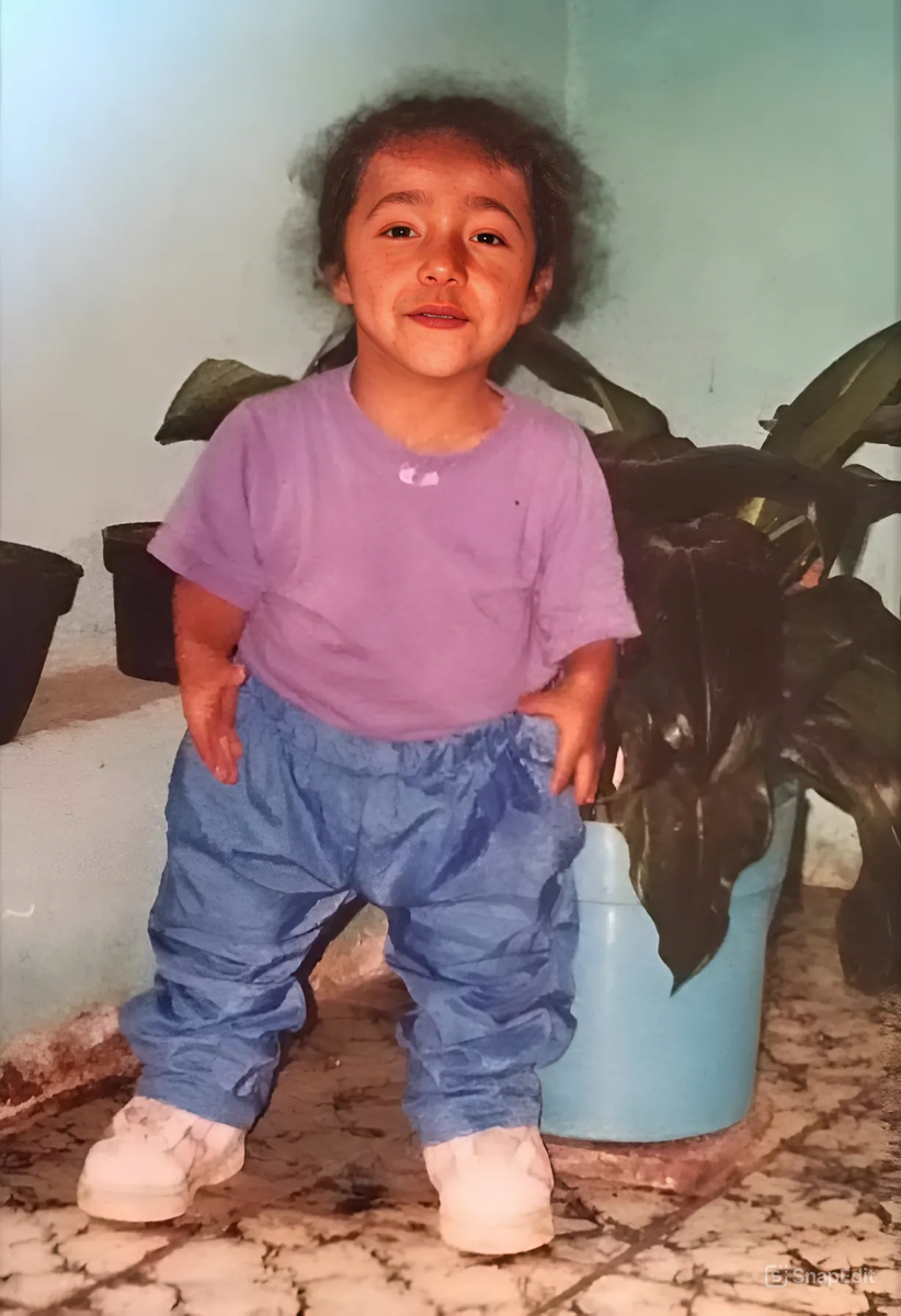 Фото из сети. Йеси в детстве