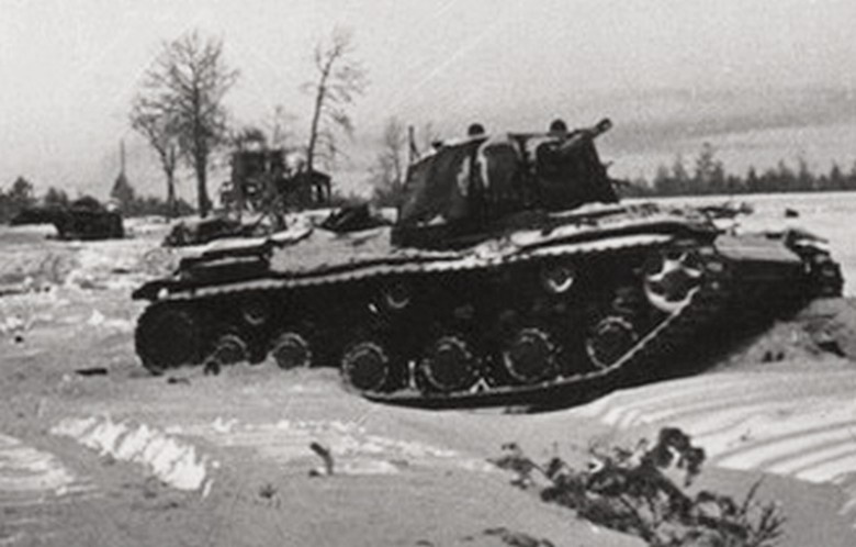 Танк КВ-1 производства ЧКЗ выпуска конца октября 1941 года