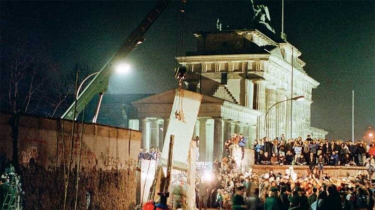     Девятого ноября исполнилось 35 лет со дня падения Берлинской стены