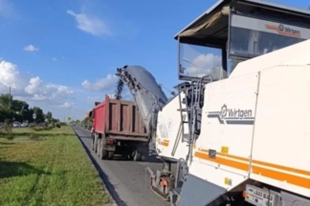    В Омске дорожники асфальтируют Бульвар Архитекторов