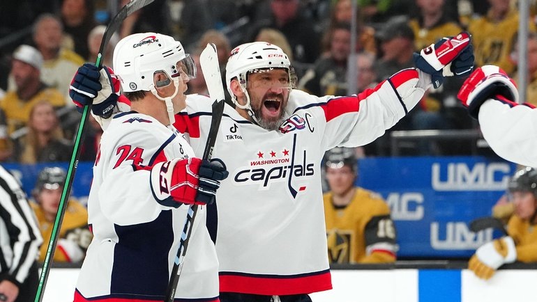    Игроки «Вашингтона» Александр Овечкин (№8) и Джон Карлсон (№74).Imagn Images USA Today Sports