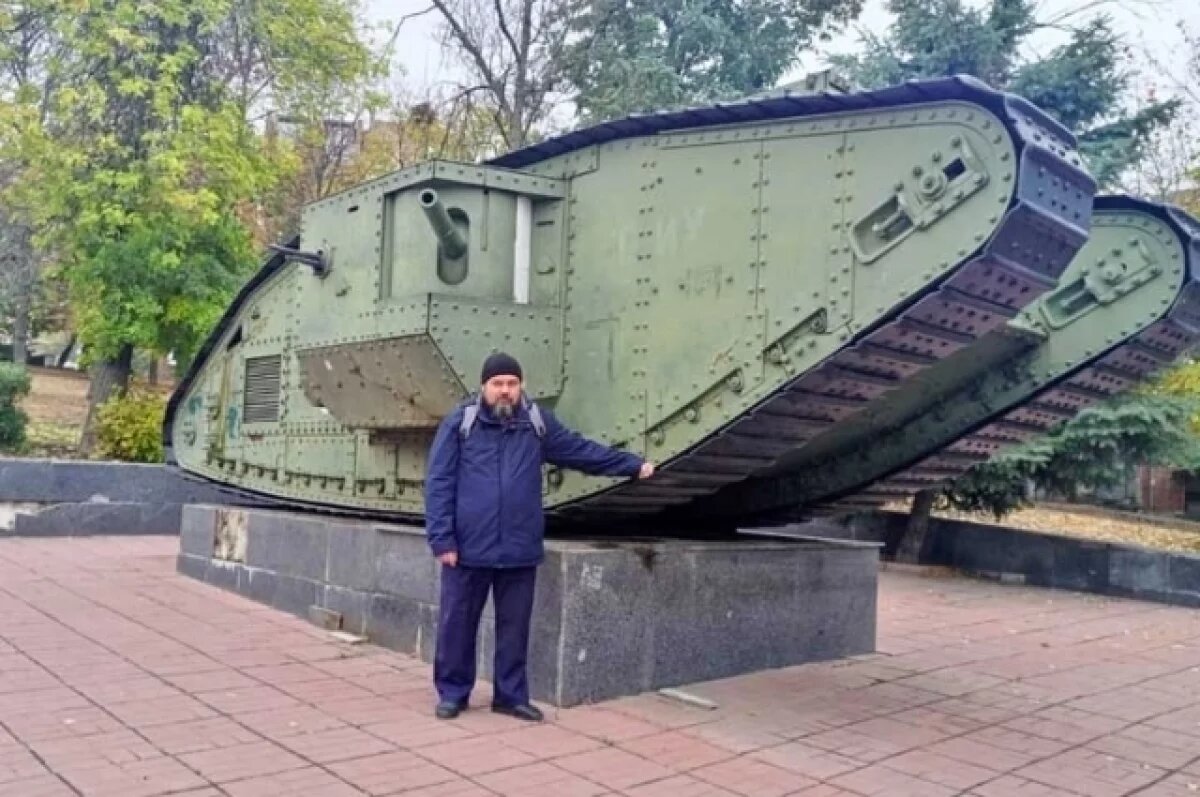    Батюшка из Новосибирской области вспомнил, как осколки застревали в иконах