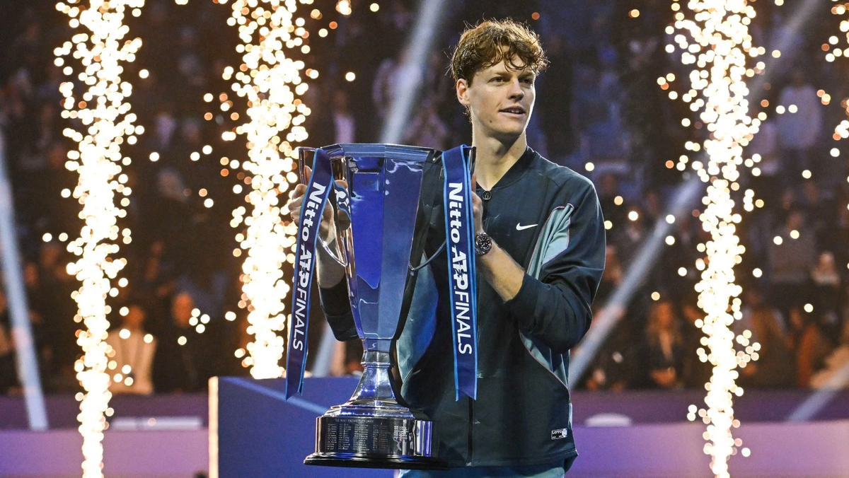 Итальянский теннисист Янник Синнер победил в финальном матче Итогового турнира ATP (Фото Stefano Guidi / Zuma / TASS)