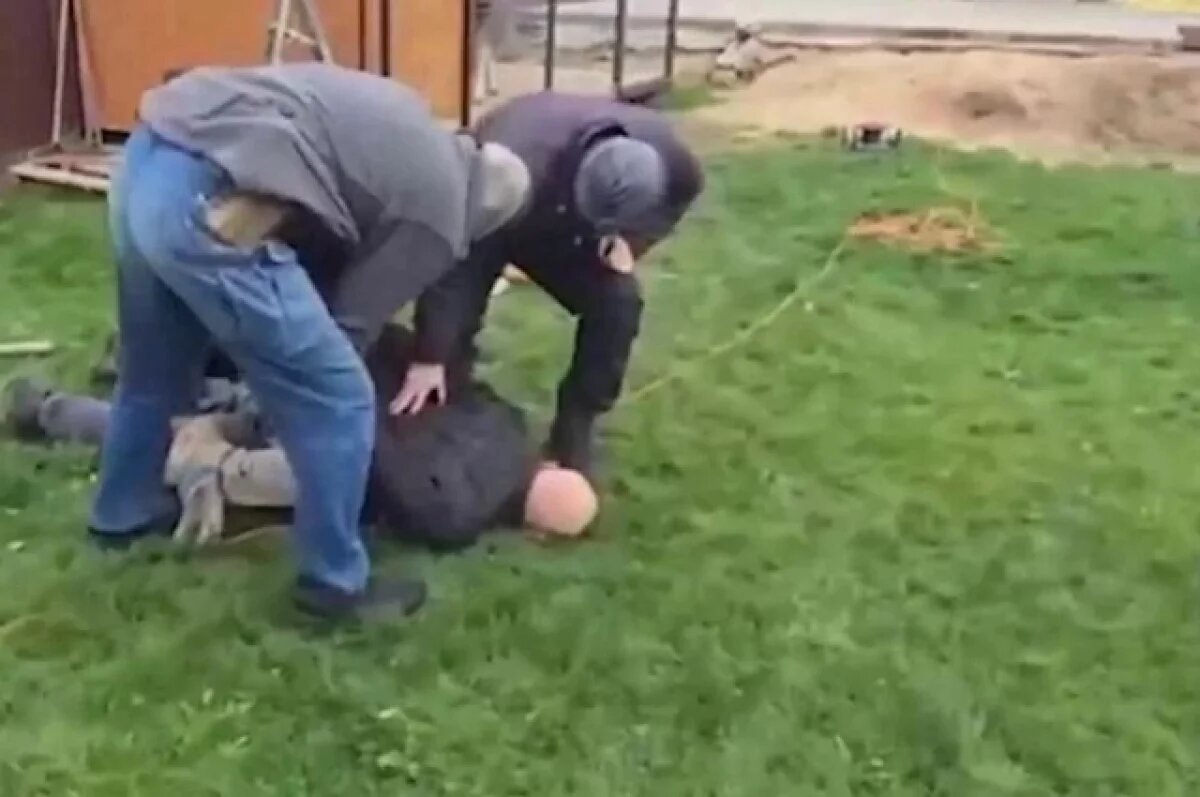    ФСБ показала кадры задержания в Калуге агента СБУ, готовившего теракты в РФ