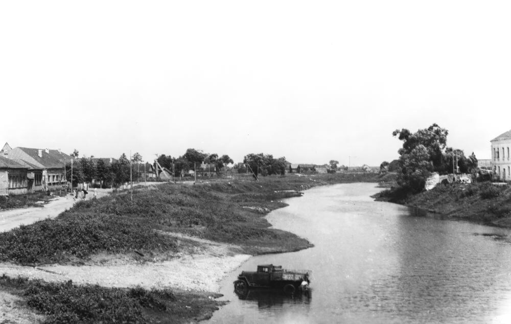 Река Гжать. г. Гжатск, 1957г. Автор Нилов Н.А. Из фондов ФГБУК «Музей-заповедник Ю.А. Гагарина»