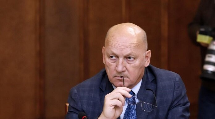    По словам Анатолия Юданова многопрофильные стационары, больницы скорой помощи, требуют мер социальной поддержки. Фото пресс-службы Законодательного собрания Новосибирской области