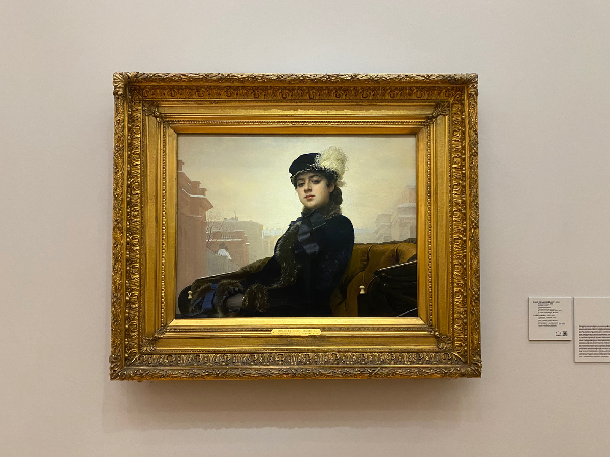 Одна из немногих картин, название которых я знаю. Долго стояла и вглядывалась в темно-синие атласные ленты наряда незнакомки - настолько они прописаны, что я чувствовала их фактуру, хотелось только прикоснуться и проверить шелковистость. Погружение нереальное. 