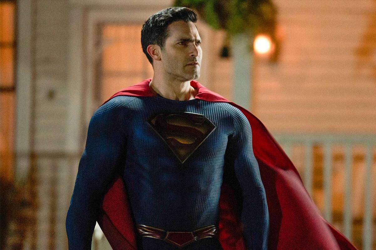 Герой в красном плаще