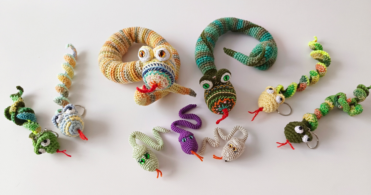 Змейки как символ 2025