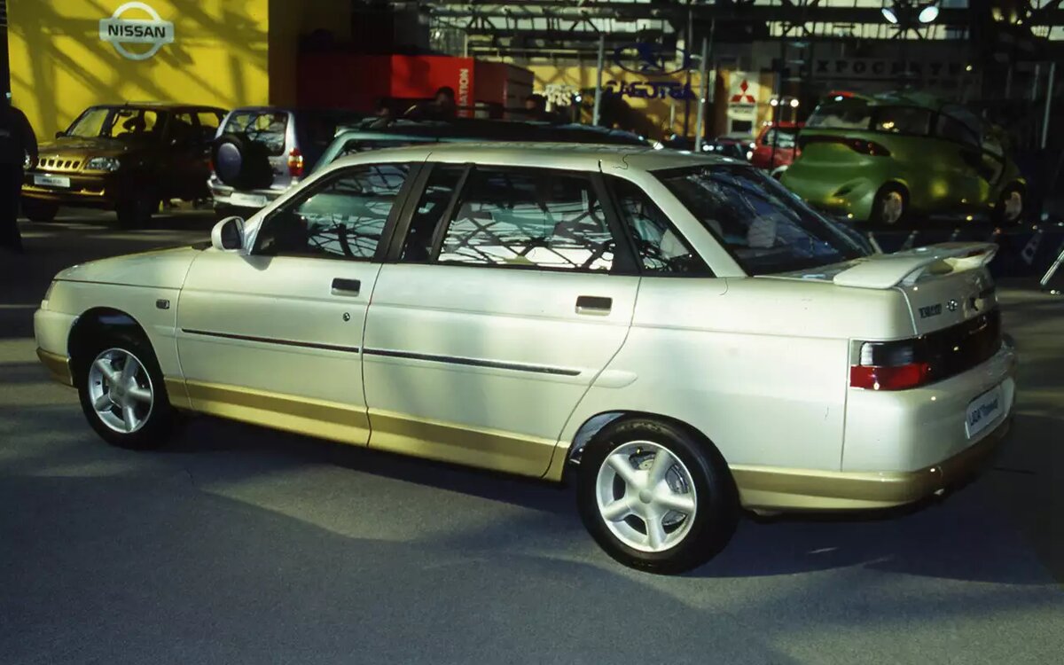 Lada 2110 Premier - попытка сделать Lada Aura, только в 2010-х