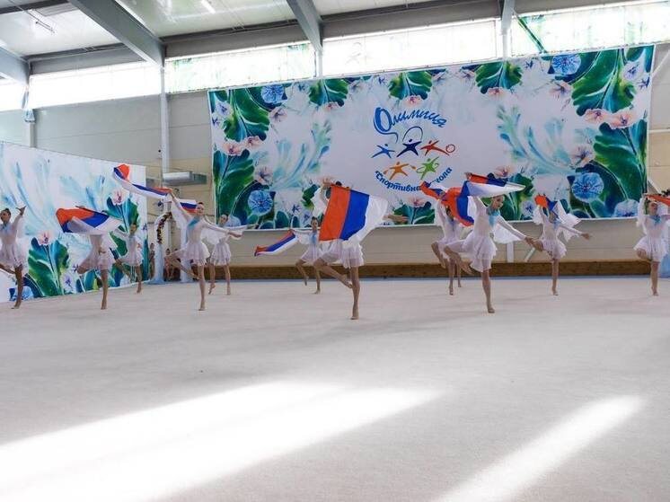     Благотворительный концерт-аукцион «Своих не бросаем» провела спортивная школа «Олимпия». Фото: телеграм-канал "Kat-sport"