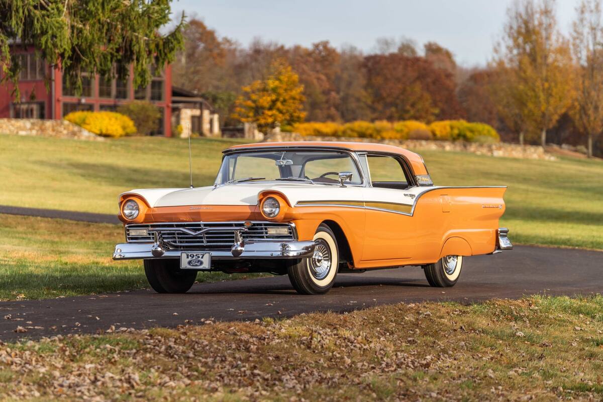 Ford Fairlane 500 Skyliner 1957