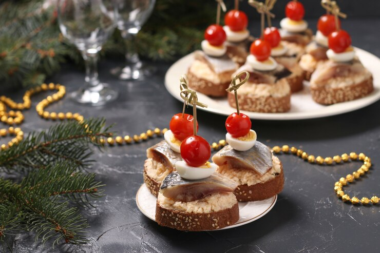 Можно и бюджетные закуски на стол ставить, если на дорогие продукты денег  нет