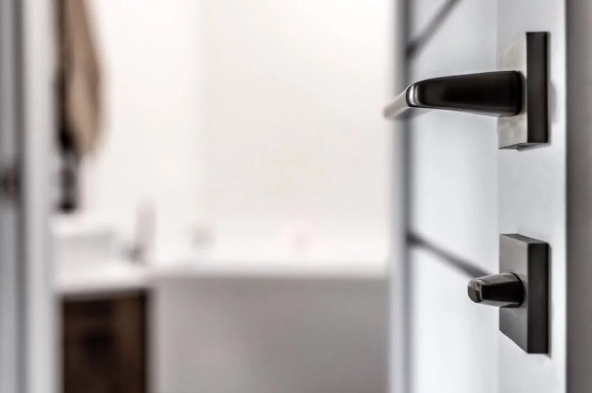    В Казани сироту-инвалида с двумя детьми выселили из квартиры