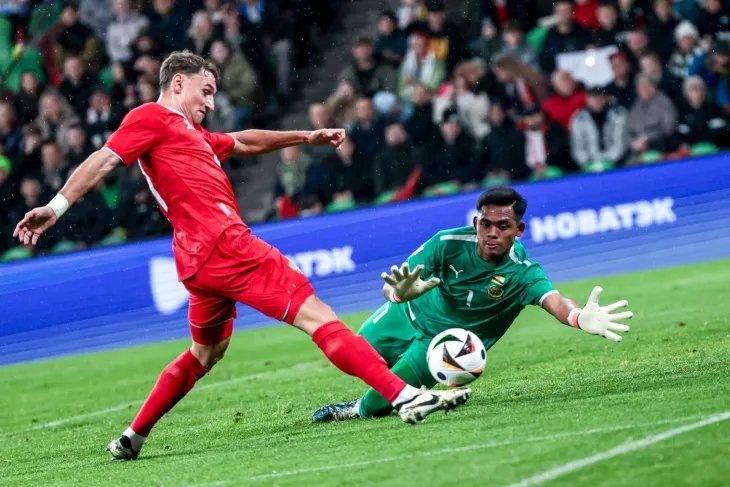    Стремился разрывать Европу, а теперь не забивает Брунею. Что дальше будет с Чаловым? Фото #1