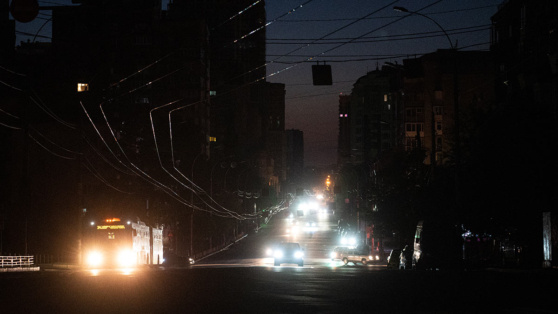    В большинстве регионов Украины из-за повреждений энергоструктуры ввели графики отключений электричества Ирина Петрова