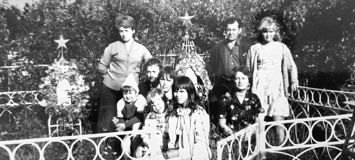  На кладбище у мамы.Мама, как же рано ты ушла...11 лет без тебя..