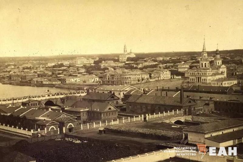    Из фондов Музея истории Екатеринбурга / Вид на плотину. Екатеринбург, 1860-е