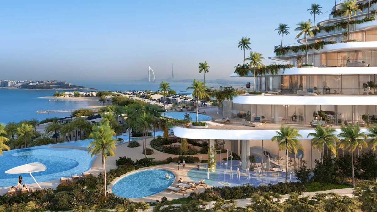 Курортный дом с террасами и приватным пляжем на Пальме