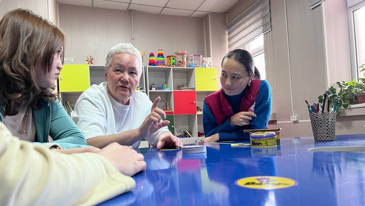    Российские волонтёры в Кыргызстане помогают детям с ОВЗ