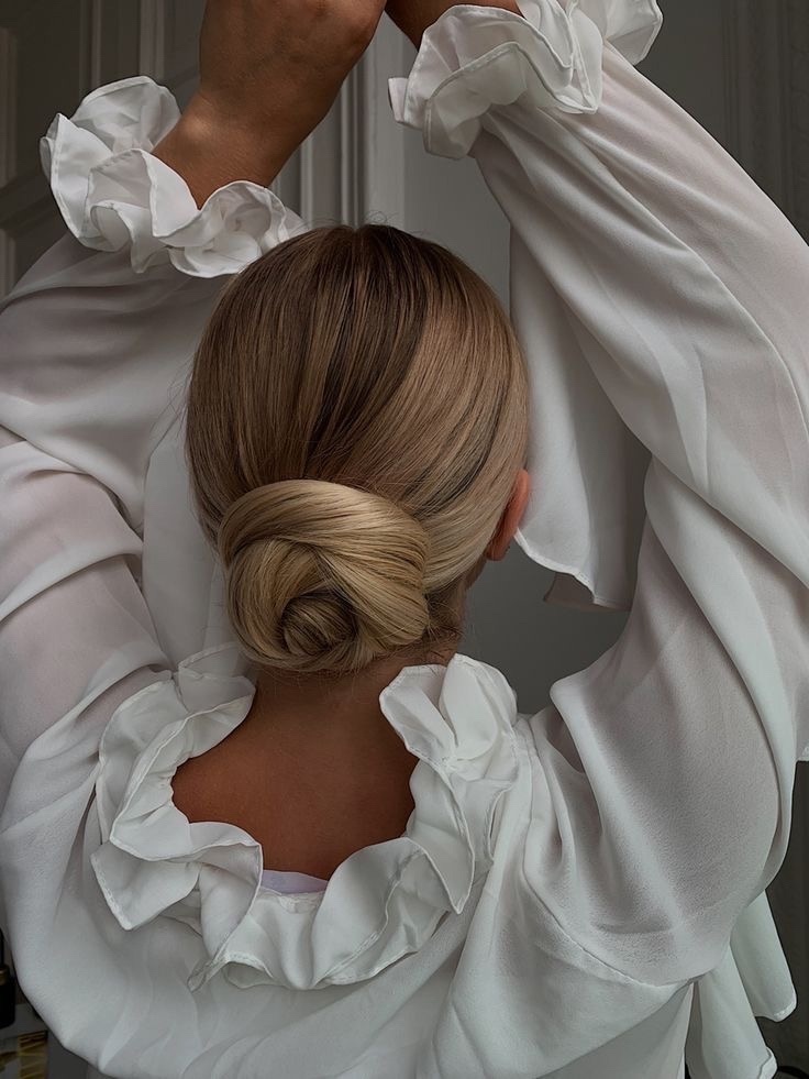 пучок с использованием резинки из натуральных волос AMERA