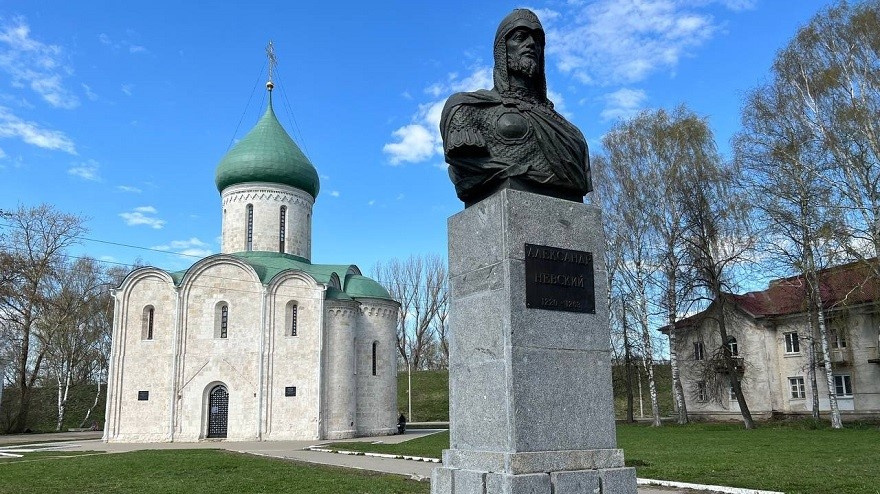 Памятник Александру Невскому