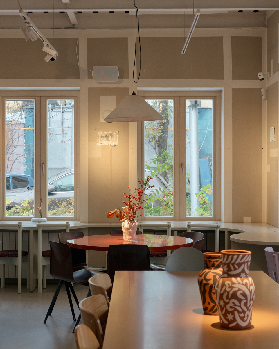    Спортзалы, книжные и бары: неочевидные места, в которых можно найти искусство (фото 1)