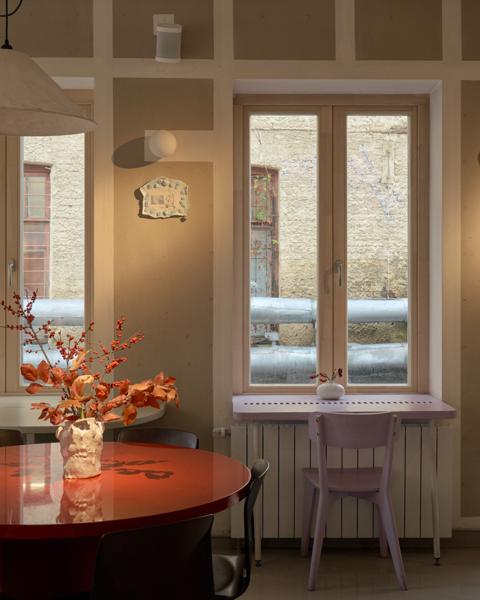    Спортзалы, книжные и бары: неочевидные места, в которых можно найти искусство (фото 2)