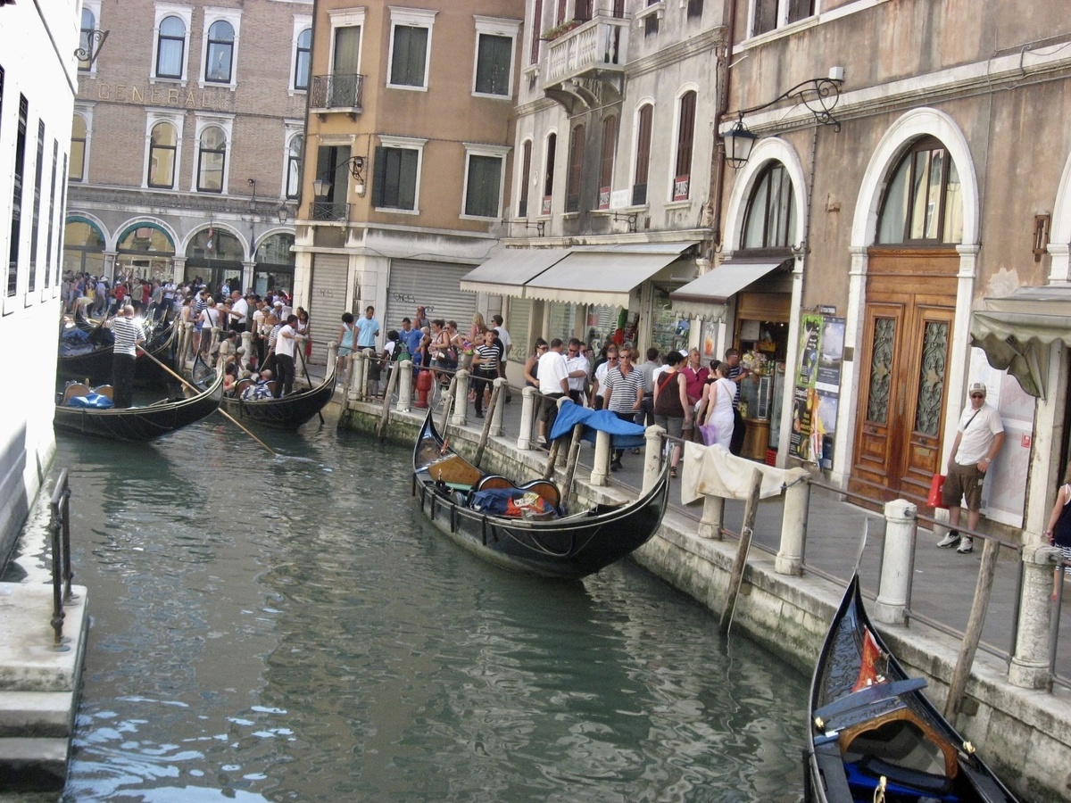 Обычный день в необычном городе