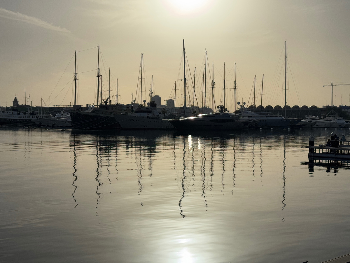 Порт Валенсии на закате. Фото автора