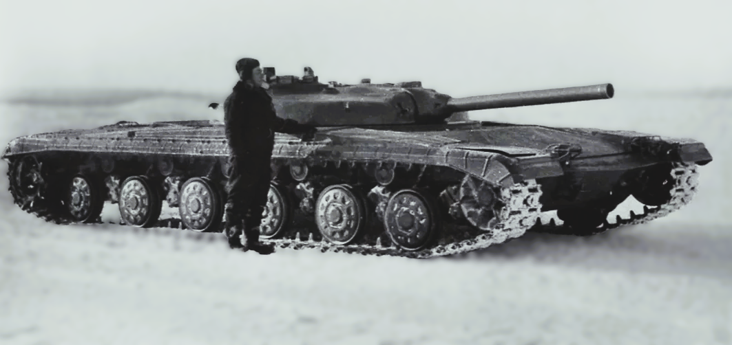 Объект 775 в сравнении с человеком. 