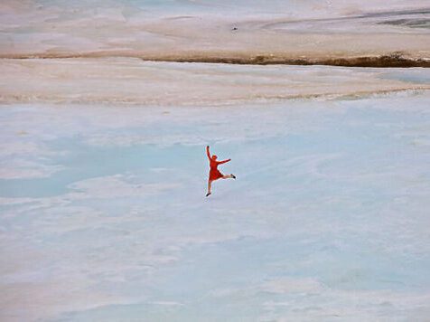 Девушка в красной косынке. Фото: Из личного архива