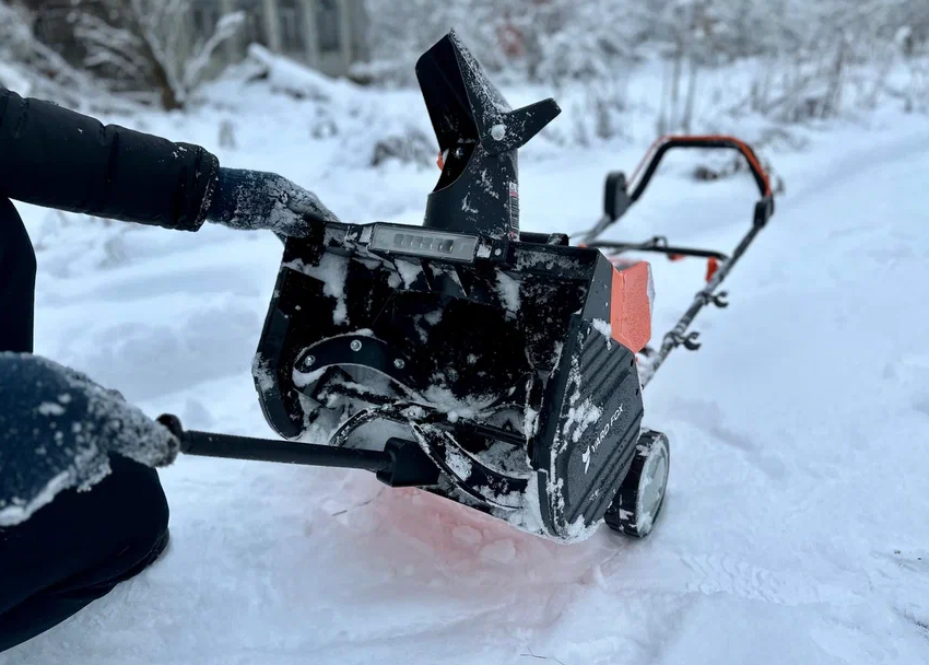 Аккумуляторный снегоуборщик YARD FOX 