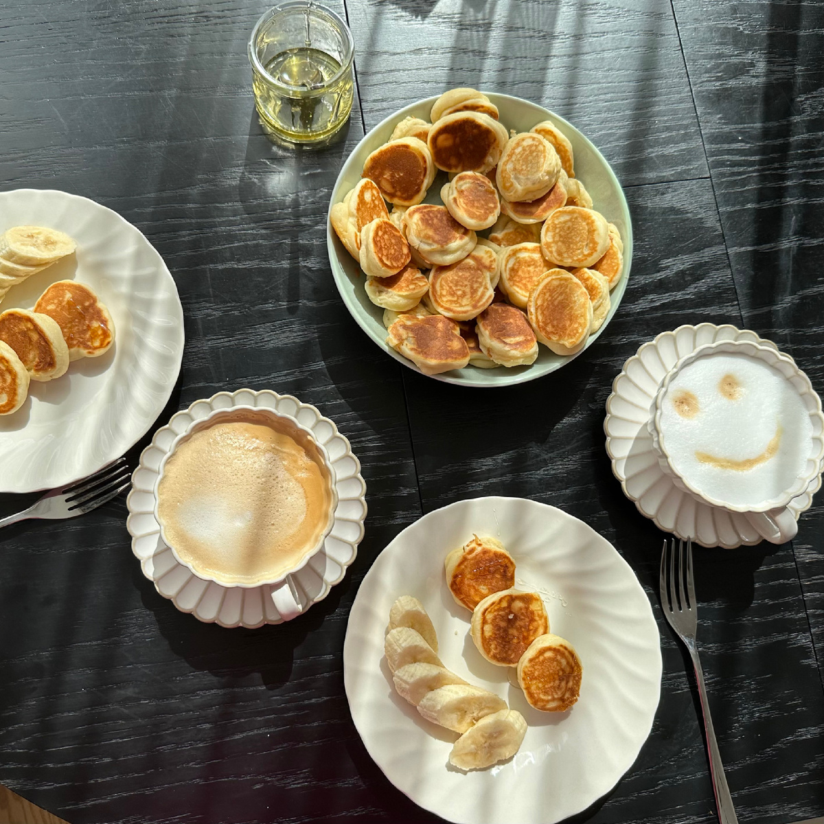 Банановые оладушки - вкусный и фотогеничный завтрак:)