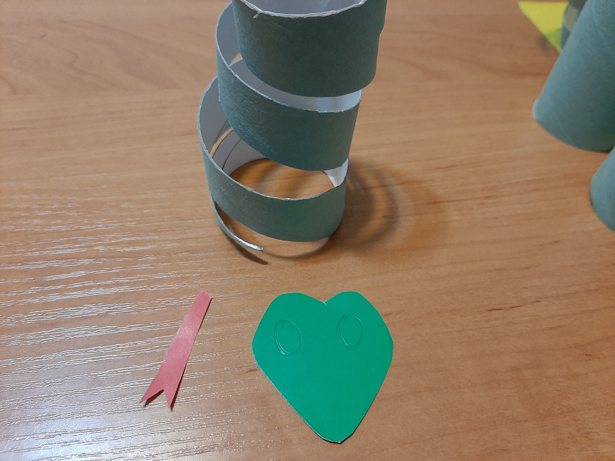 Тело-основа, голова и язык для змея на новый год