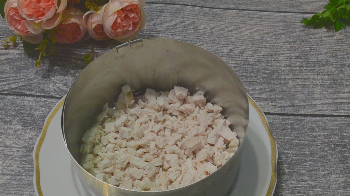 салат с курицей и черносливом