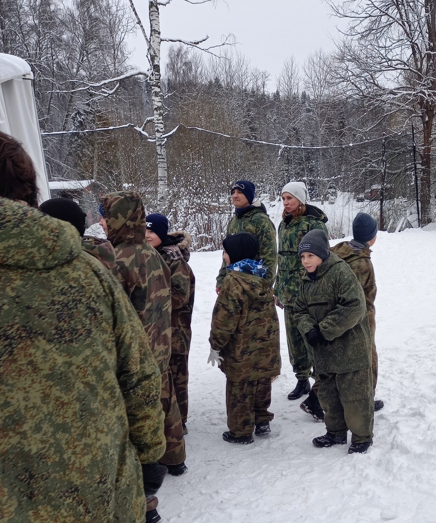 Фото из архива автора. Для игры в пейнтбол необходимо получить снаряжение и пройти инструктаж.